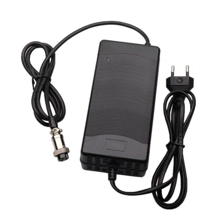 Chargeur Batterie Lithium 14S 52V 3A – Chargeur Rapide Trottinette Électrique 58.8V Avec Multi-Connecteurs & Protections Intelligentes